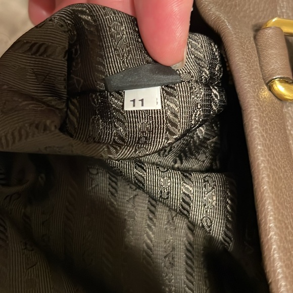 PRADA PIETRA CERVO(Deerskin) all Leather TOTE w/pretty gold hardware Like New! - Picture 14 of 17